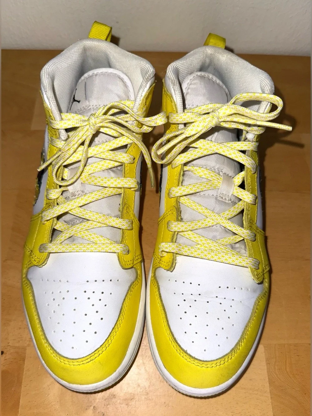 Air Jordan 1 Mid SE GS 